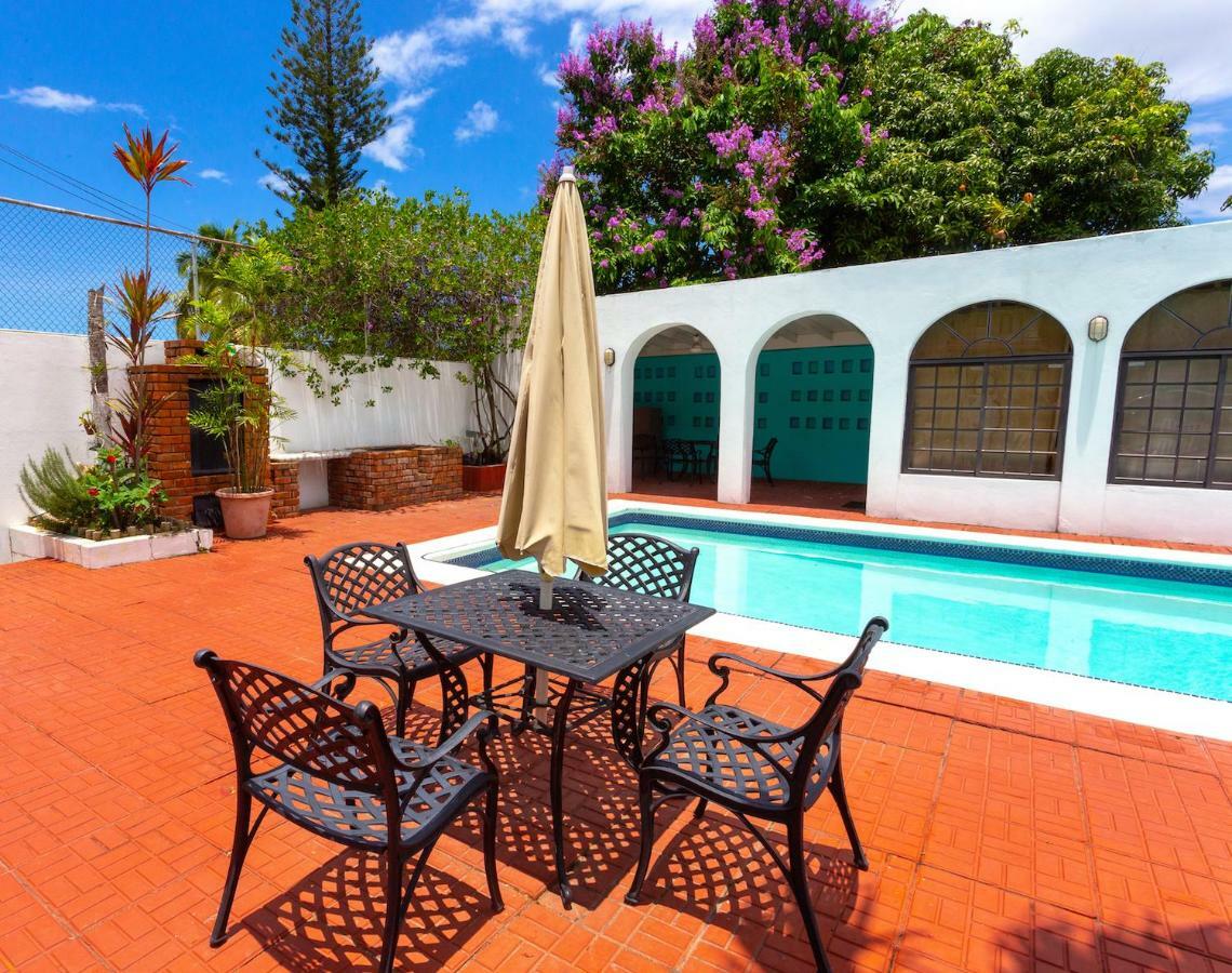 2 Bedroom On Private Estate Kingston Exterior photo