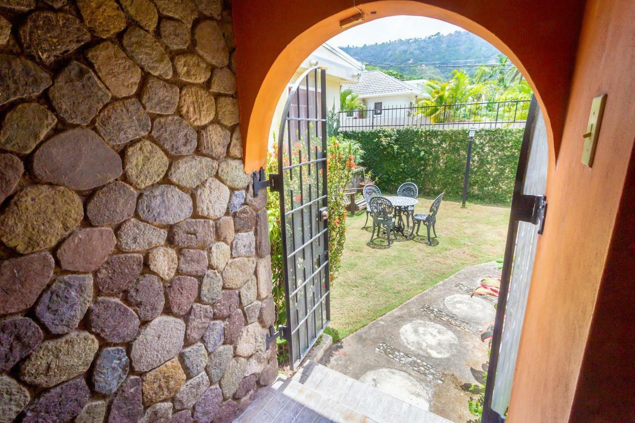 2 Bedroom On Private Estate Kingston Exterior photo